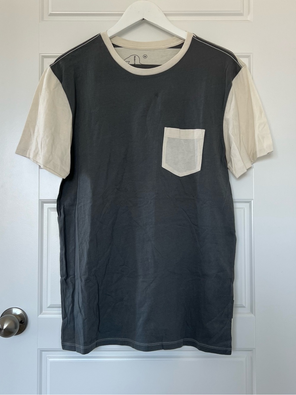 Modern Amusement // NWOT Men's Casual Two-Tone Striped T-Shirt